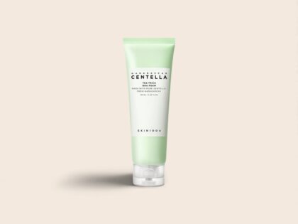 Skin1004 - Madagascar Centella Tea-Trica BHA Foam 125ml