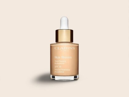 Clarins – Skin Illusion Fond de Teint Hydratant Naturel SPF 15 101 Linen 30ml - Sengarmi Senegal